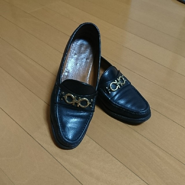 Salvatore Ferragamo 黒モカシン