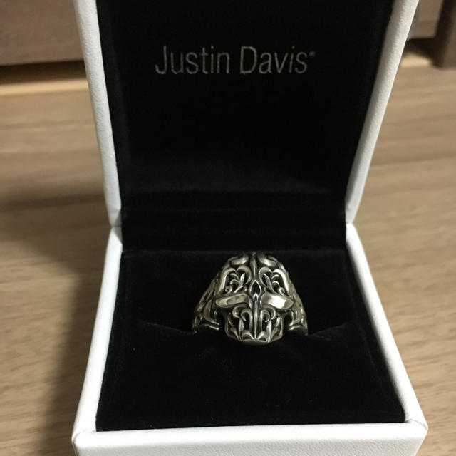 Justin Davis(ジャスティンデイビス)のJustin Davis リリーフローラルスカルリング19号 メンズのアクセサリー(リング(指輪))の商品写真