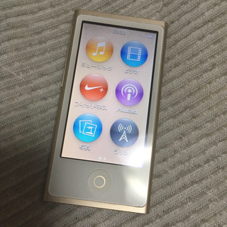 アップル(Apple)のiPod nano 第7世代 16GB ゴールド 中古品(ポータブルプレーヤー)
