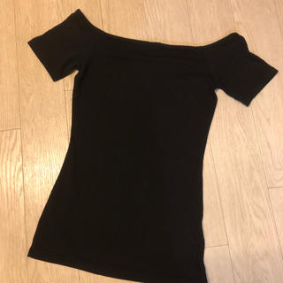 エイチアンドエム(H&M)のH&M オフショル Ｔシャツ 黒(Tシャツ(半袖/袖なし))