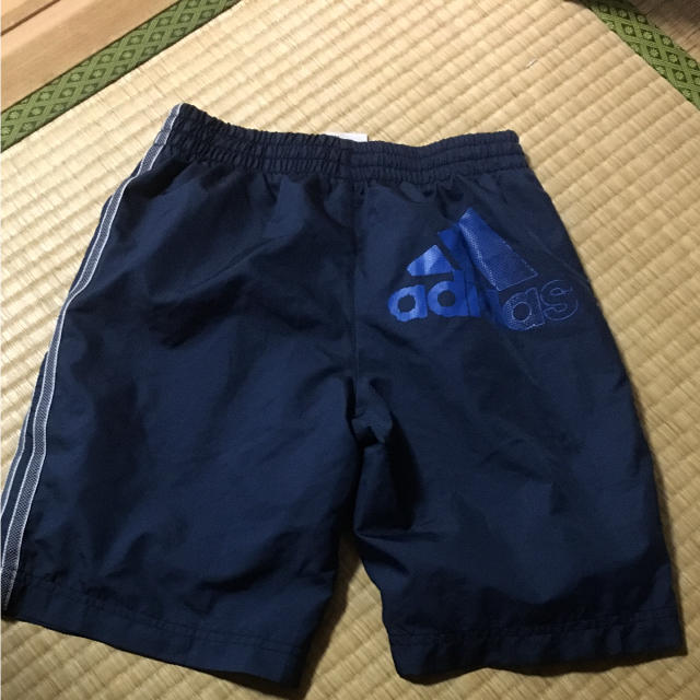 adidas(アディダス)のショートパンツ 140センチ キッズ/ベビー/マタニティのキッズ服男の子用(90cm~)(パンツ/スパッツ)の商品写真