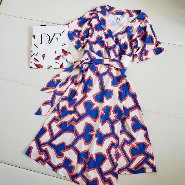 DIANE von FURSTENBERG(ダイアンフォンファステンバーグ)の美品◇ダイアンフォン ”レトロかわいいデザイン”ラップワンピース レディースのワンピース(ひざ丈ワンピース)の商品写真