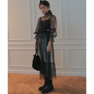 スタイルナンダ(STYLENANDA)のSTYLENANDA フリルネックシアーワンピース(ロングワンピース/マキシワンピース)