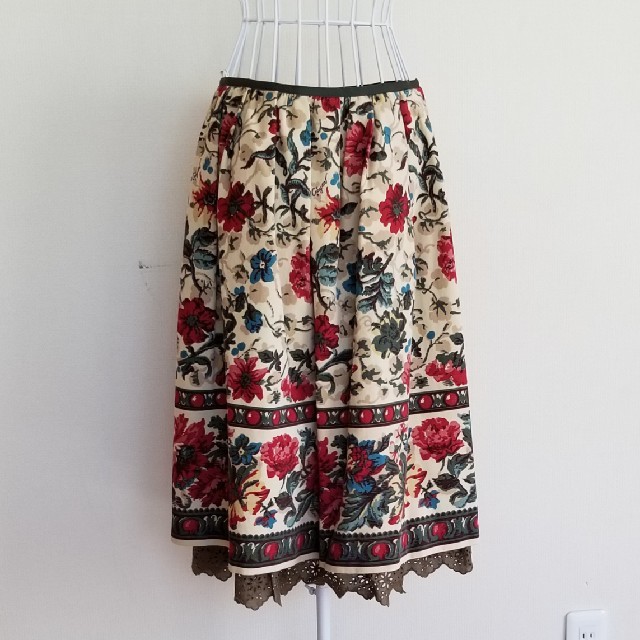 Lois CRAYON(ロイスクレヨン)のロイスクレヨン☆フォークロア調スカート レディースのスカート(ひざ丈スカート)の商品写真