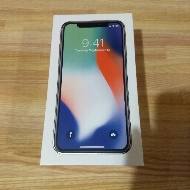 【新品未使用品】iPhone X 64GB SIMフリー シルバーdocomo付属品