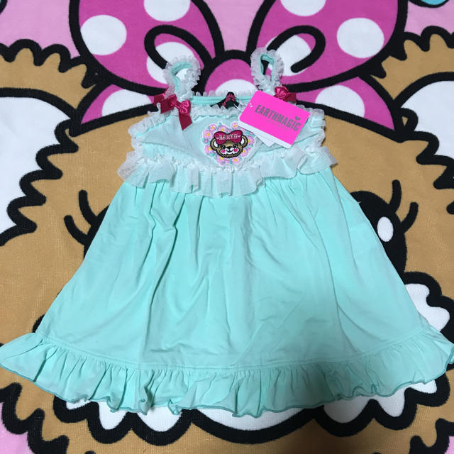 EARTHMAGIC(アースマジック)のEARTHMAGIC今期新品ワンピ キッズ/ベビー/マタニティのキッズ服女の子用(90cm~)(ワンピース)の商品写真