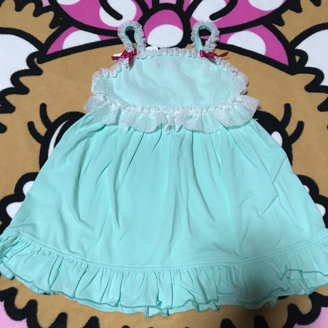 EARTHMAGIC(アースマジック)のEARTHMAGIC今期新品ワンピ キッズ/ベビー/マタニティのキッズ服女の子用(90cm~)(ワンピース)の商品写真