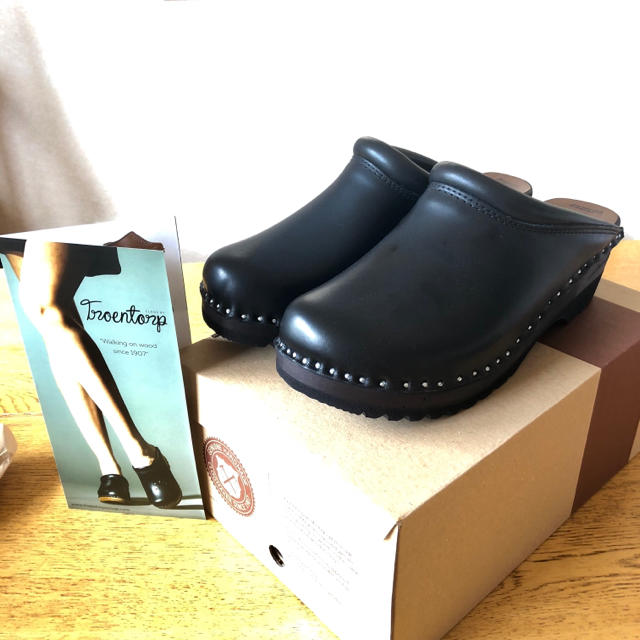 NEPENTHES(ネペンテス)のTOTORU様専用 troentorp ブラック サイズ40 トロエントープ メンズの靴/シューズ(サンダル)の商品写真