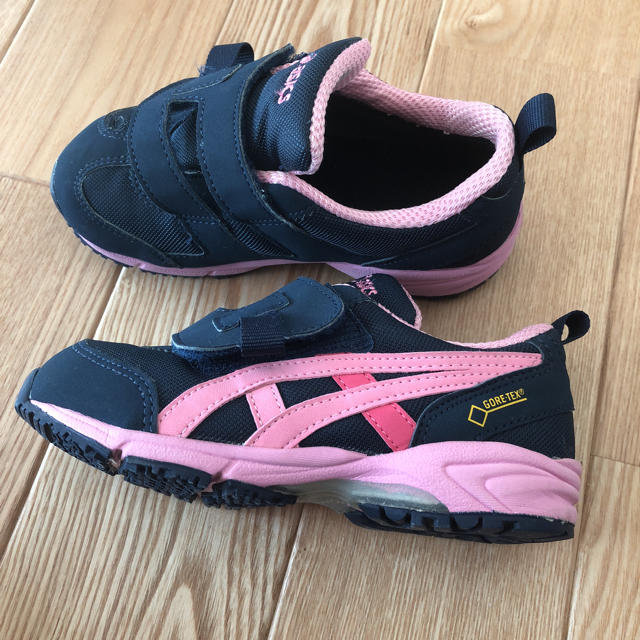 asics(アシックス)のyunayuna様専用です キッズ/ベビー/マタニティのキッズ靴/シューズ(15cm~)(スニーカー)の商品写真