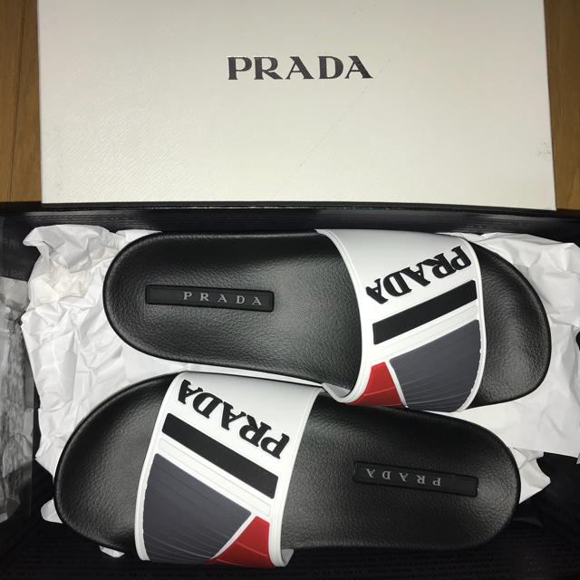 PRADA(プラダ)のプラダ サンダル メンズの靴/シューズ(サンダル)の商品写真