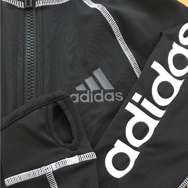 adidas(アディダス)の新品 アディダス ラッシュガードフルジップ 120 キッズ/ベビー/マタニティのキッズ服男の子用(90cm~)(水着)の商品写真