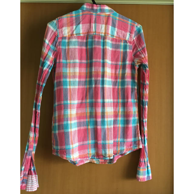 Abercrombie&Fitch(アバクロンビーアンドフィッチ)のアバクロ チェックシャツ ピンク レディースのトップス(シャツ/ブラウス(長袖/七分))の商品写真