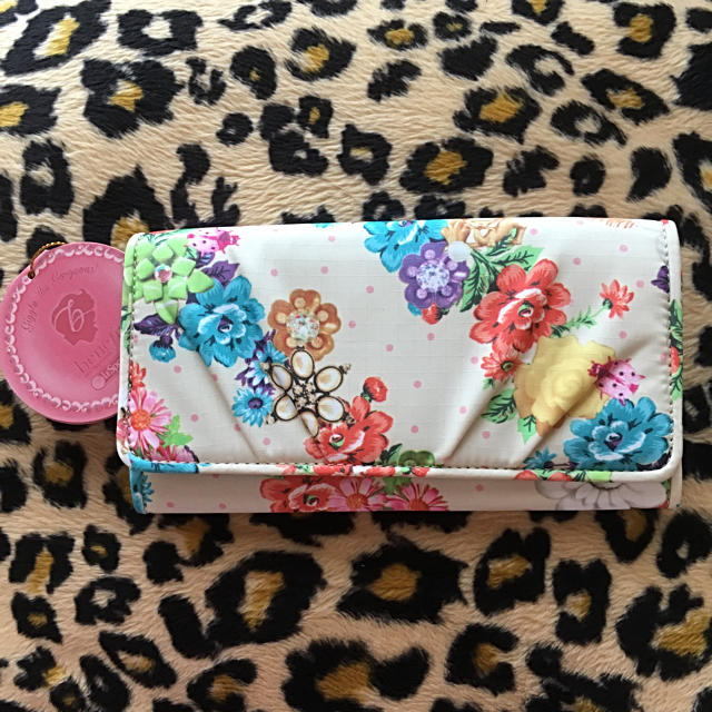 LeSportsac(レスポートサック)の新品 未使用❣️レスポートサック💜ベネフィット コラボ 長財布 レディースのファッション小物(財布)の商品写真