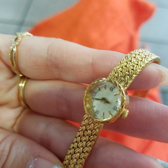 agete(アガット)のagate ダイヤ入腕時計　 レディースのファッション小物(腕時計)の商品写真