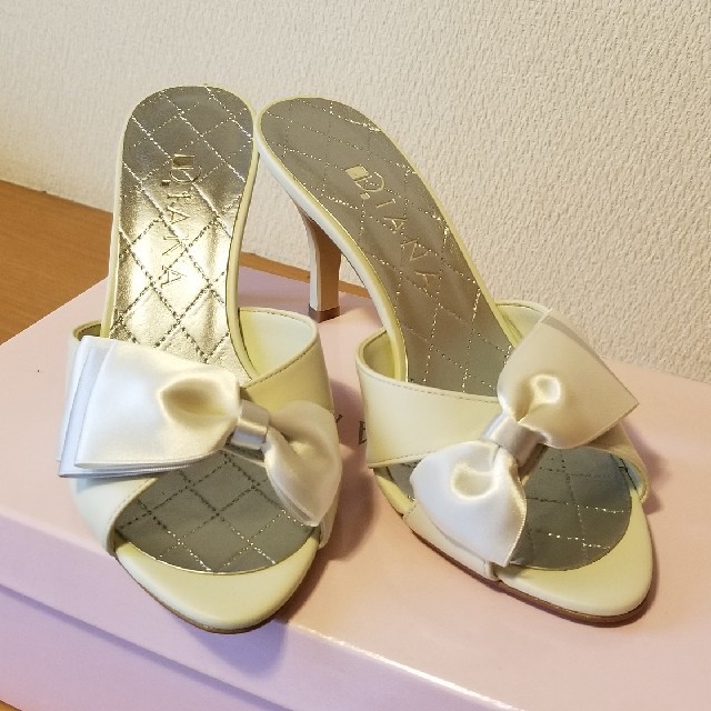 DIANA(ダイアナ)のダイアナ・Sサイズ白リボンミュール レディースの靴/シューズ(ミュール)の商品写真