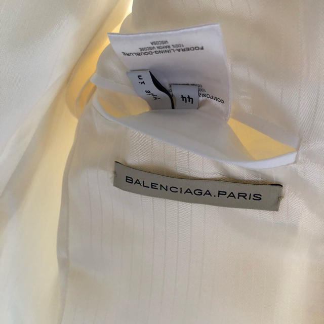 Balenciaga(バレンシアガ)の超激安‼️確実正規品‼️バレンシアガ   テーラードジャケット スーツ 白   レディースのジャケット/アウター(テーラードジャケット)の商品写真