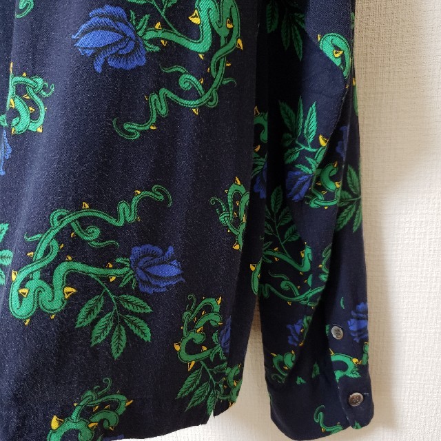 UNUSED(アンユーズド)のUNUSED rose pattern shirt long navy 2 メンズのトップス(シャツ)の商品写真