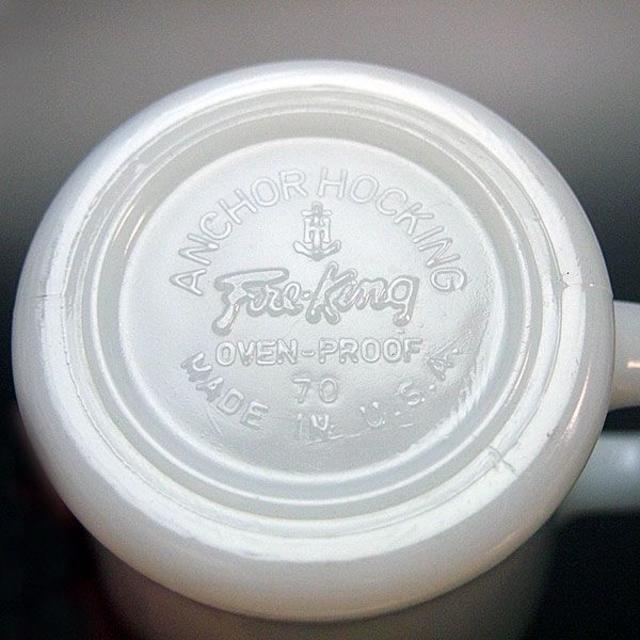 Fire-King(ファイヤーキング)のファイヤーキング Dハンドルグマグ　ホワイト３個セット インテリア/住まい/日用品のキッチン/食器(グラス/カップ)の商品写真