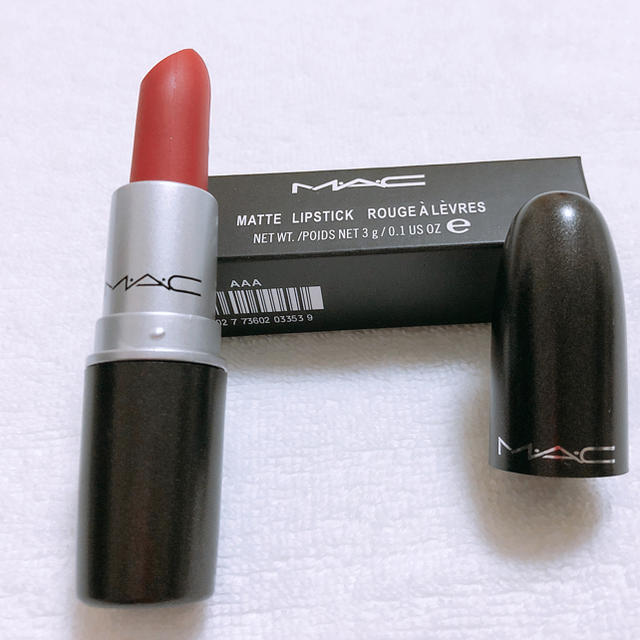 MAC(マック)のMAC  リップ  ロシアンレッド 新品未使用‼️ 値下げしました‼️ コスメ/美容のベースメイク/化粧品(口紅)の商品写真