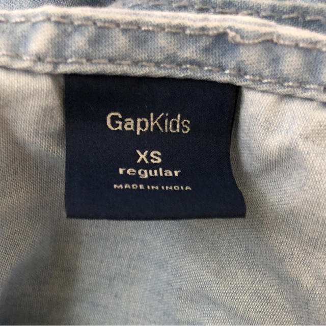 GAP Kids(ギャップキッズ)の処分！GAP Kids デニム花柄ワンピース XS キッズ/ベビー/マタニティのキッズ服女の子用(90cm~)(ワンピース)の商品写真