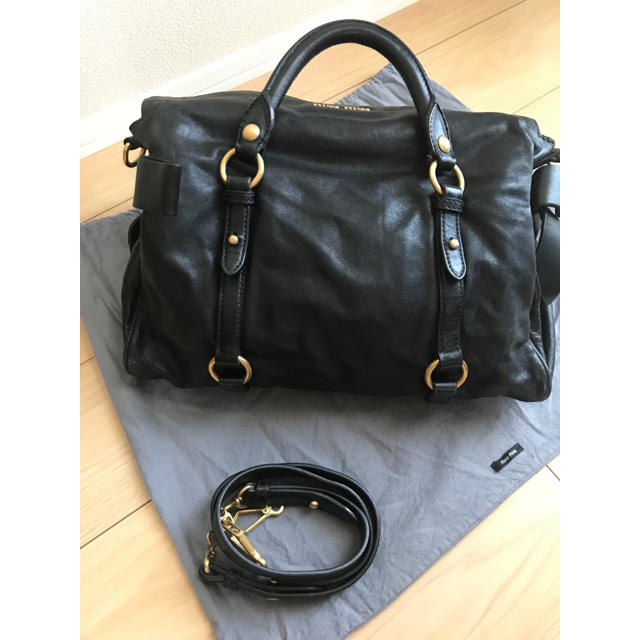 miumiu マドラス　VITELLO SHINE マトラッセショルダーバッグ 1