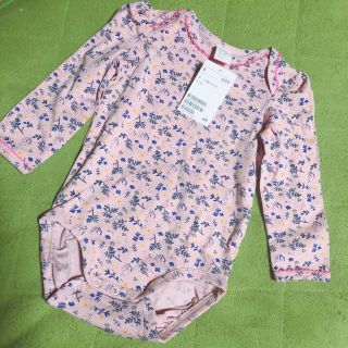 エイチアンドエム(H&M)の新品タグ付 花柄 ロンパース 75 ♡ 70 80 きはじめた方にもおすすめです(ロンパース)