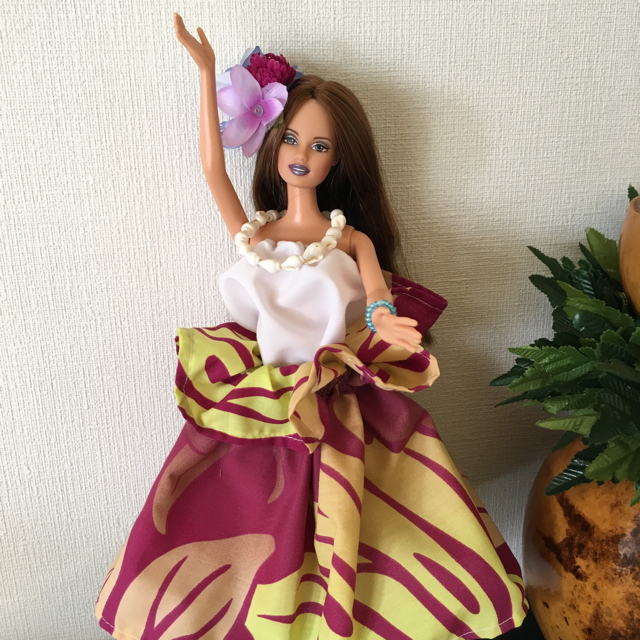 全商品オープニング価格！ Barbie - バービー人形 フラダンス衣装【No.15】 人形