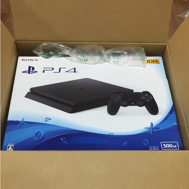 PlayStation4(プレイステーション4)の【新品】PS4 プレイステーション４ 本体 500GB ブラック 送料込み エンタメ/ホビーのゲームソフト/ゲーム機本体(家庭用ゲーム機本体)の商品写真