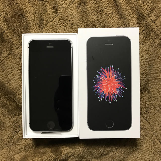 ★SIMロック解除済み★ 新品 iPhone SE 32GB simフリー