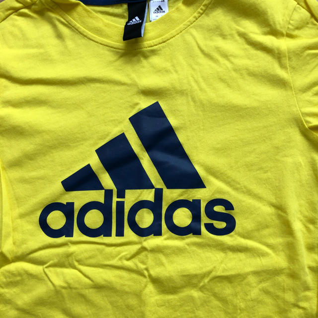 adidas(アディダス)の美品❣️キッズ用adidas Tシャツ キッズ/ベビー/マタニティのキッズ服男の子用(90cm~)(Tシャツ/カットソー)の商品写真