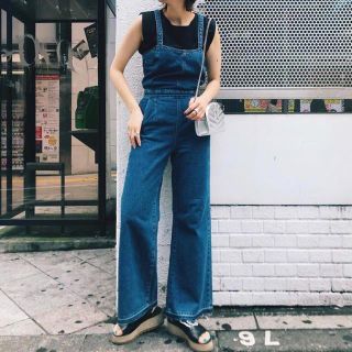 マウジー(moussy)のマウジー　moussy　サロペット　オーバオーオール　ジャンプスーツ(サロペット/オーバーオール)