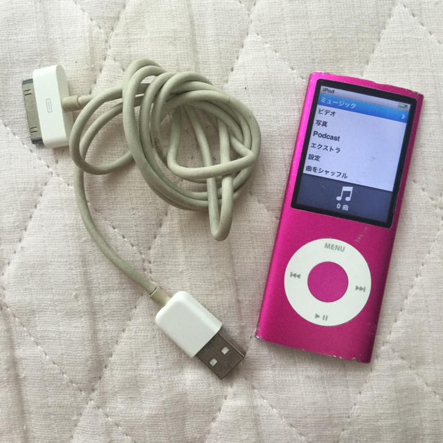 Apple(アップル)のiPod nano 4世代 ピンク スマホ/家電/カメラのオーディオ機器(ポータブルプレーヤー)の商品写真