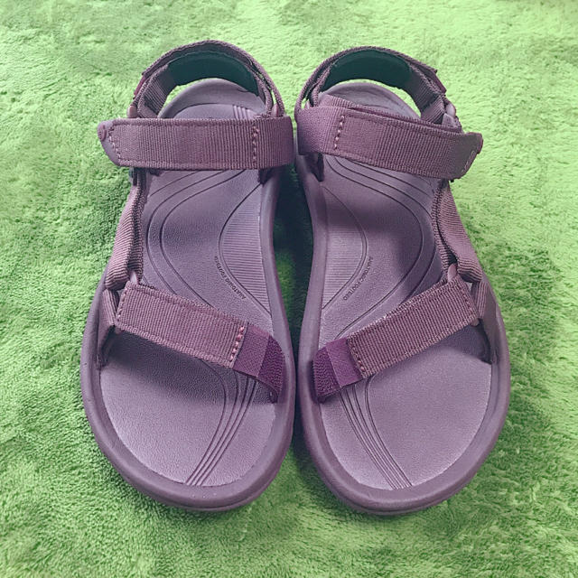 Teva(テバ)の新品未使用 teva  ハリケーン サンダル テバ 23 レディースの靴/シューズ(サンダル)の商品写真