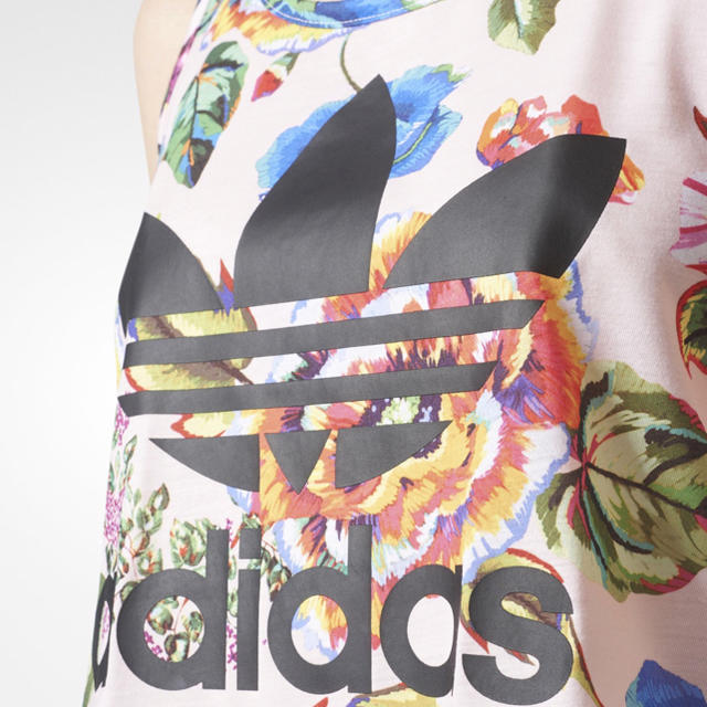 adidas(アディダス)のL♡adidas  by The Farm FLORAL LOLITA タンク レディースのトップス(タンクトップ)の商品写真