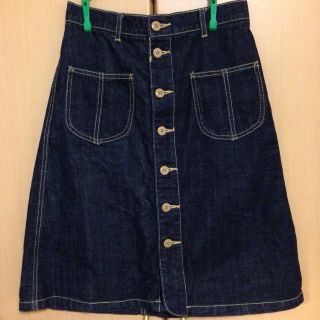 ダブルクローゼット(w closet)の前ボタンデニムスカート(ひざ丈スカート)