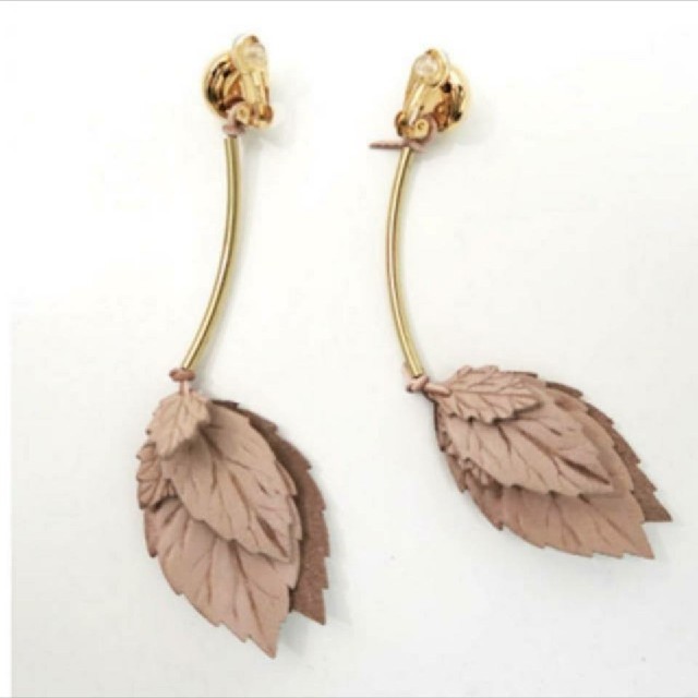 Edition(エディション)のこれでもか価格‼︎THE DallasTube Leaf Earring ヌメ レディースのアクセサリー(イヤリング)の商品写真