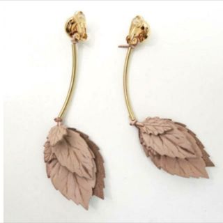 エディション(Edition)のこれでもか価格‼︎THE DallasTube Leaf Earring ヌメ(イヤリング)