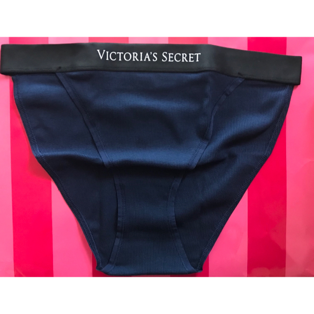 Victoria's Secret(ヴィクトリアズシークレット)の専用新品Victoria'ssecretショーツ4枚セット レディースの下着/アンダーウェア(ショーツ)の商品写真