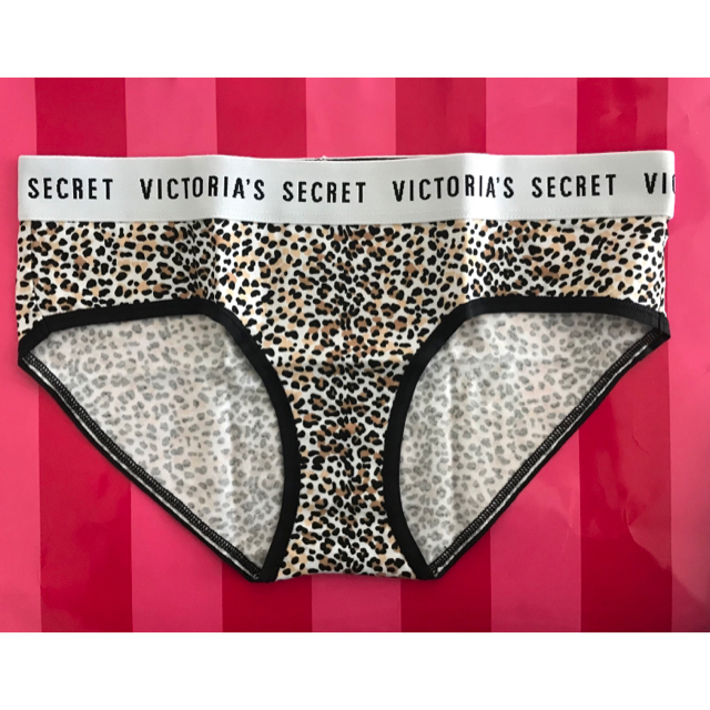 Victoria's Secret(ヴィクトリアズシークレット)の専用新品Victoria'ssecretショーツ4枚セット レディースの下着/アンダーウェア(ショーツ)の商品写真