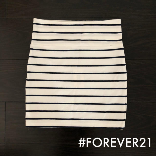 FOREVER 21(フォーエバートゥエンティーワン)の新品 タグつきforever21 タイトスカート レディースのスカート(ミニスカート)の商品写真