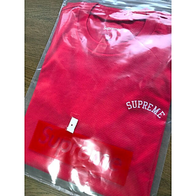 Supreme(シュプリーム)のSupreme / Mesh Arc Logo Tee ＊新品＊ メンズのトップス(Tシャツ/カットソー(半袖/袖なし))の商品写真