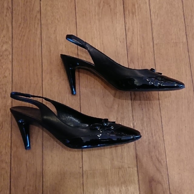 Salvatore Ferragamo(サルヴァトーレフェラガモ)の☆Ferragamoバックストラップ パンプス美品☆ レディースの靴/シューズ(ハイヒール/パンプス)の商品写真