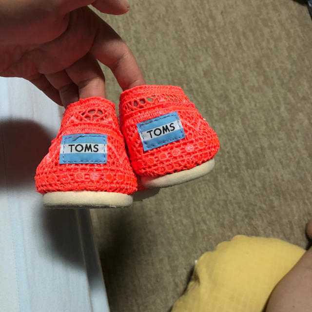 TOMS(トムズ)のトムズ 25.5 8.5 レディース レディースの靴/シューズ(スニーカー)の商品写真