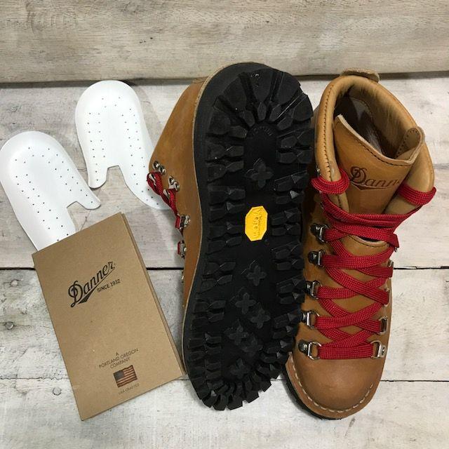 Danner(ダナー)のダナー マウンテンライト カスケード トレッキング ブーツ 新品 170917 レディースの靴/シューズ(ブーツ)の商品写真