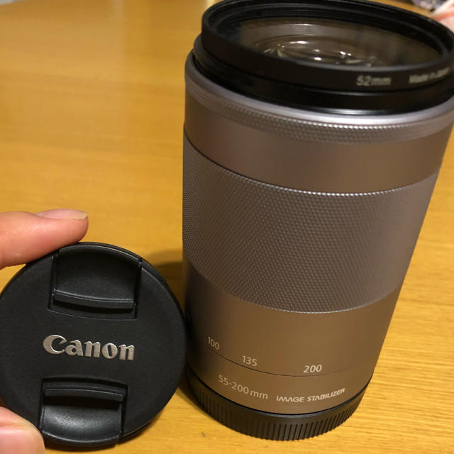 Canonミラーレス対応 55-200mm レンズ シルバー スマホ/家電/カメラのカメラ(レンズ(単焦点))の商品写真