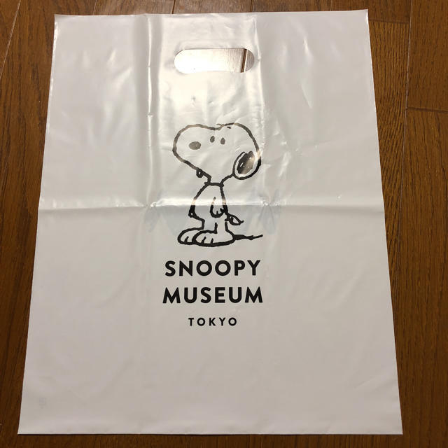 SNOOPY(スヌーピー)のスヌーピー ミュージアム 限定 ウサギ ミニタオル エンタメ/ホビーのアニメグッズ(タオル)の商品写真