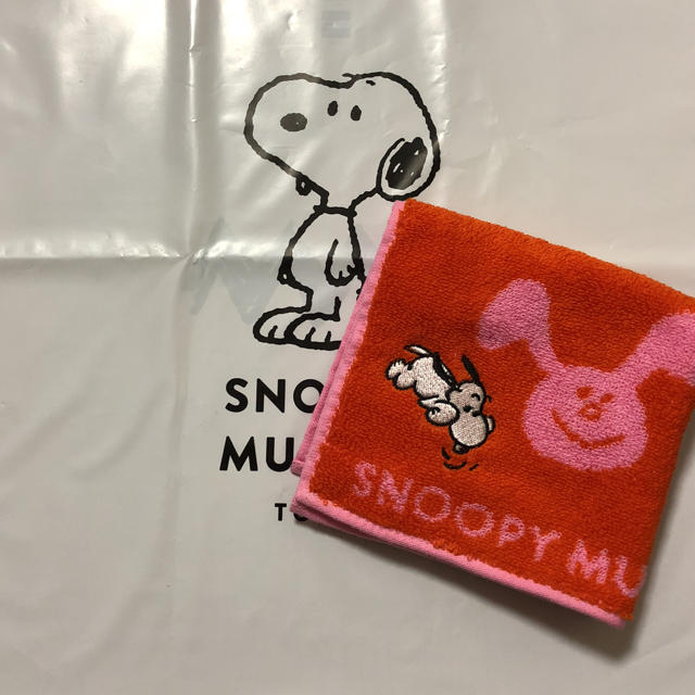 SNOOPY(スヌーピー)のスヌーピー ミュージアム 限定 ウサギ ミニタオル エンタメ/ホビーのアニメグッズ(タオル)の商品写真