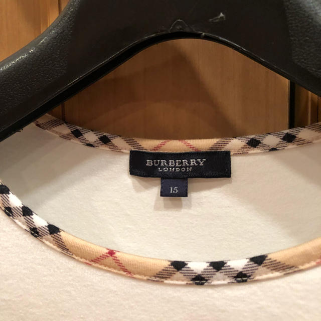 BURBERRY(バーバリー)の花ママ様専用☆美品☆バーバリーのTシャツ・15号 レディースのトップス(Tシャツ(半袖/袖なし))の商品写真