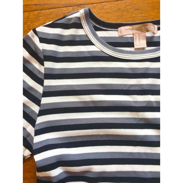 FOREVER 21(フォーエバートゥエンティーワン)のボーダーリブニット レディースのトップス(Tシャツ(半袖/袖なし))の商品写真