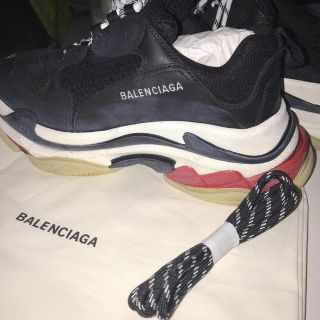 バレンシアガ(Balenciaga)のBALENCIAGA/triple s/42/noir×rouge/(スニーカー)